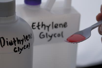 ethylene glycol (EG) and diethylene glycol (DG)